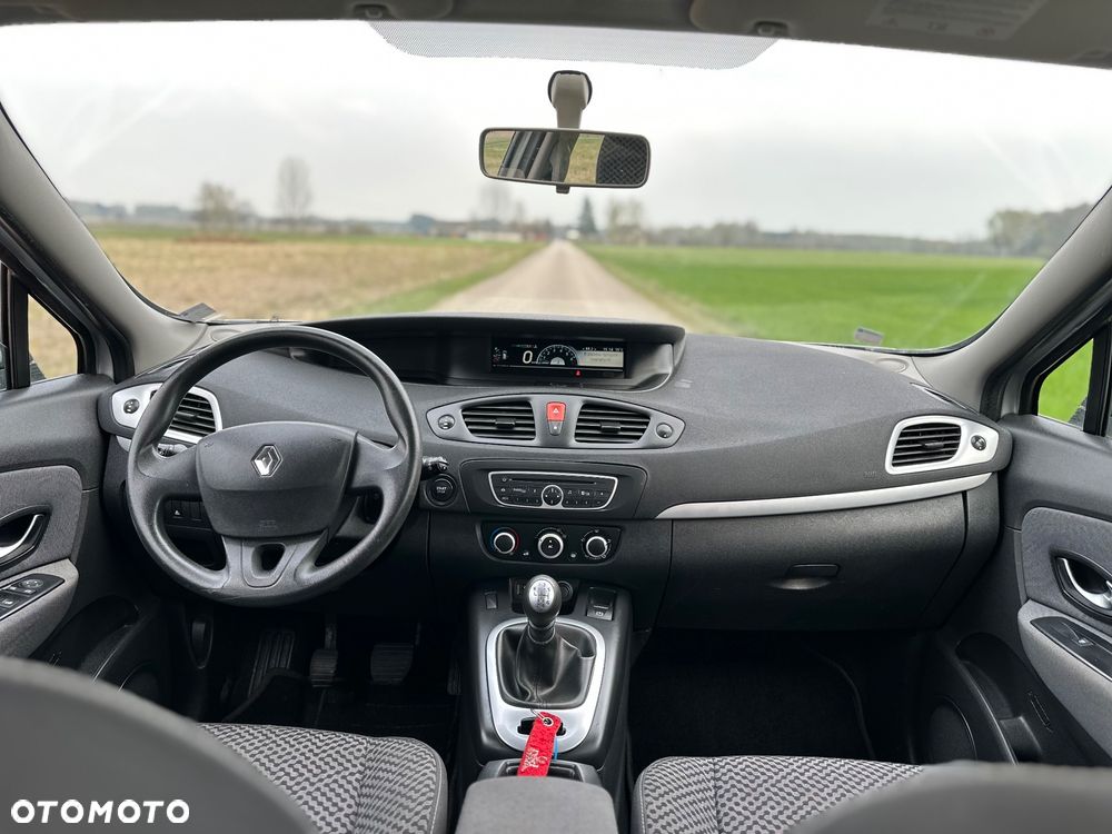 Renault Scenic 1.6 16V 110 Expression - 27