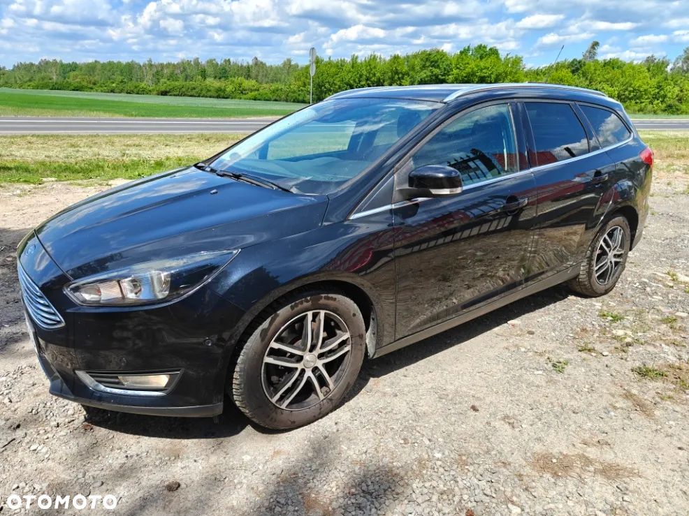 Ford Focus 1.5 EcoBoost STart-Stopp-System TITANIUM - 2