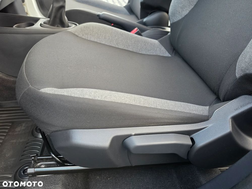 Toyota Aygo X Black&White - 19