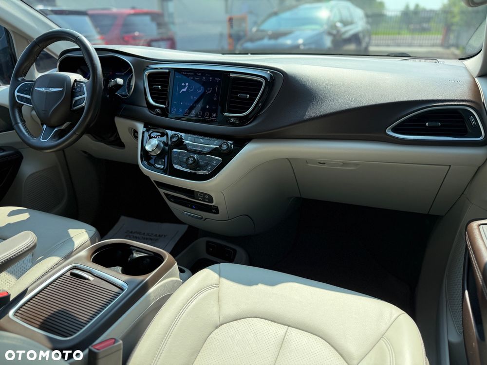 Chrysler Pacifica - 15