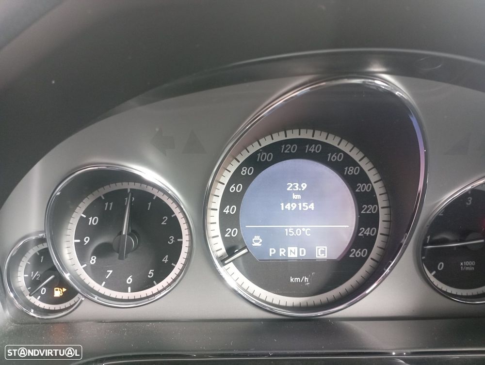 Mercedes-Benz E 250 CDi Avantgarde BlueEfficiency Auto. - 16