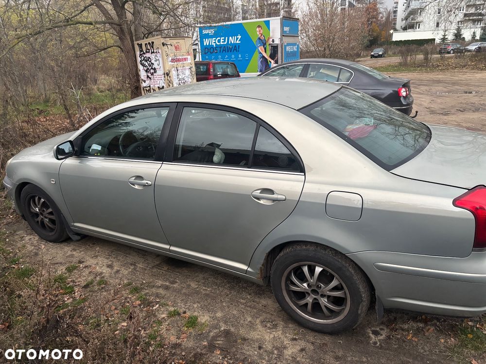 Toyota Avensis 1.8 VVT-i Automatik Sol - 2