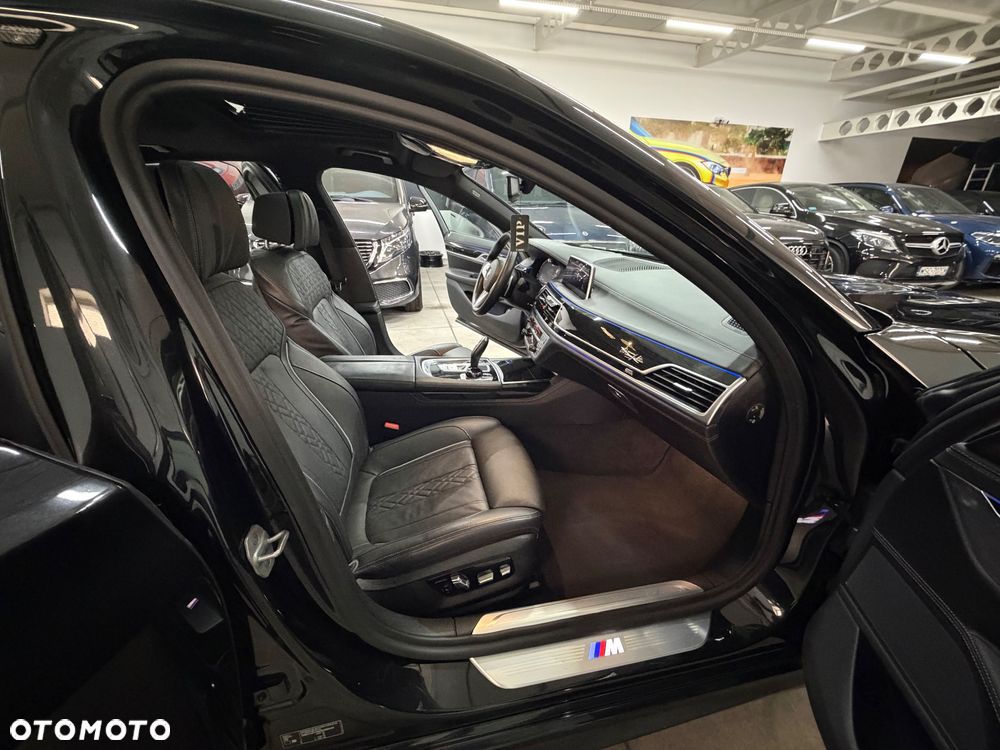 BMW Seria 7 745e sport - 21