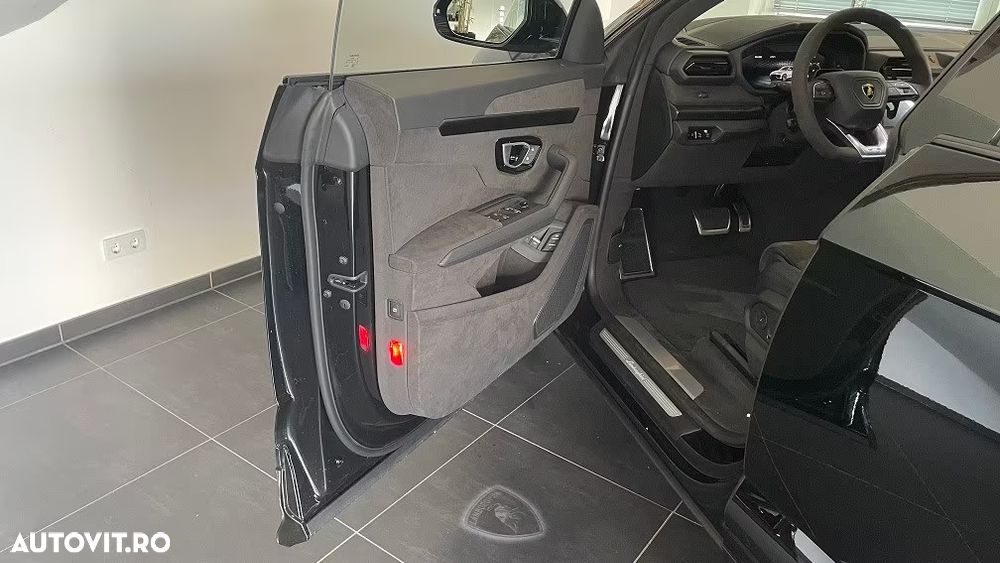 Lamborghini URUS - 8