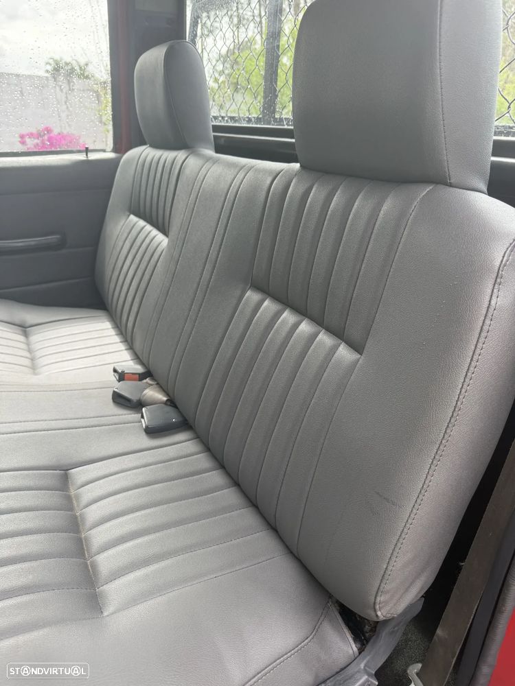 Nissan PICK-UP D21 TD 25 4X4 3 LUGARES - 9