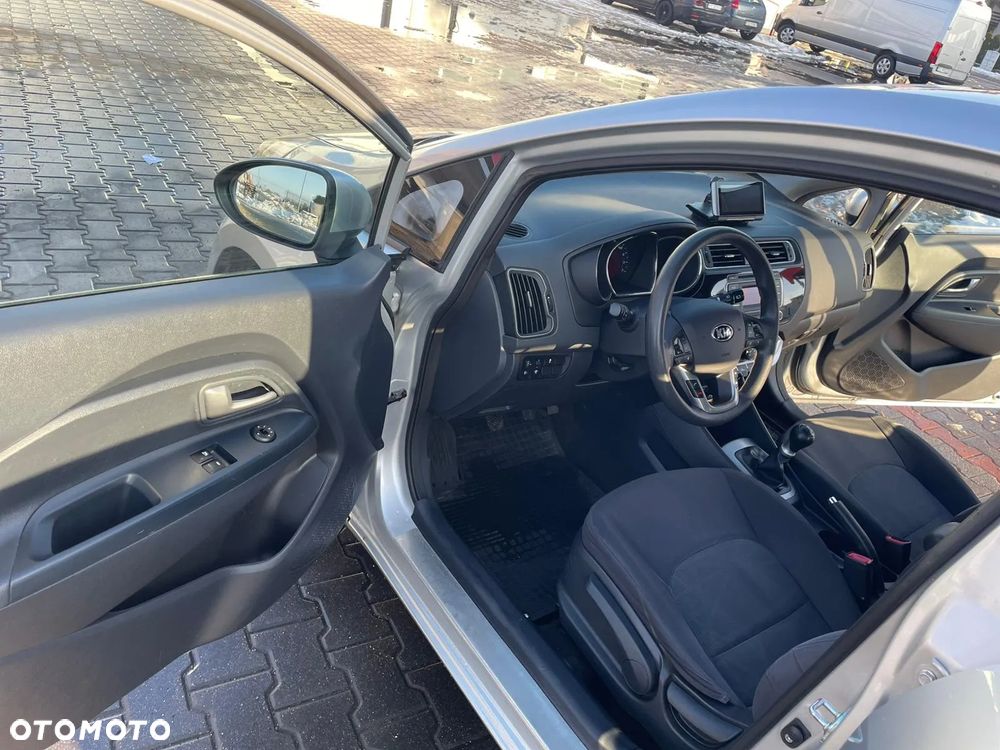 Kia Rio - 3