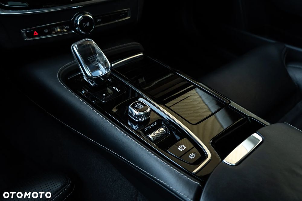 Volvo V90 T8 AWD Plug-In Hybrid Inscription - 27