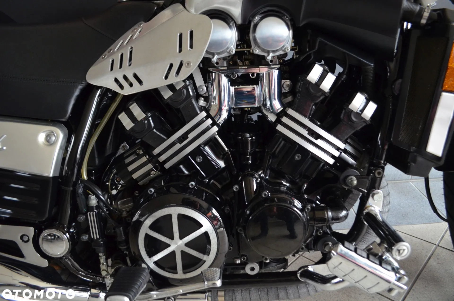 Yamaha V-MAX - 10