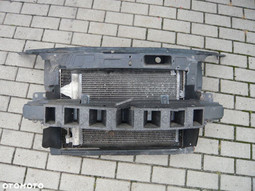 Pas przedni komplet chłodnic wzmocnienie Skoda Fabia II 1.2B - 1