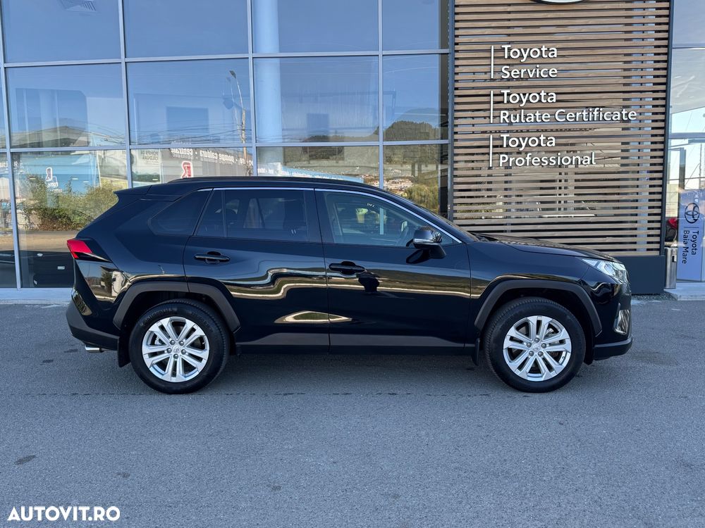 Toyota RAV4 - 6