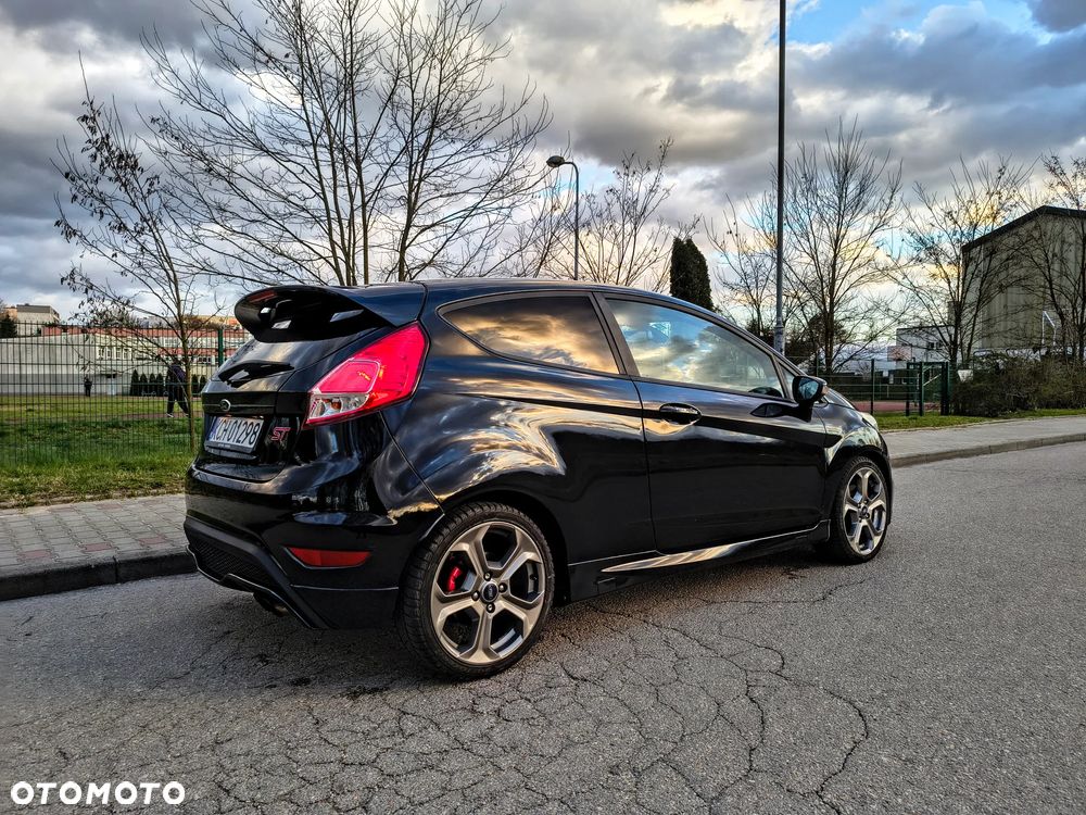 Ford Fiesta 1.6 EcoBoost ST - 6