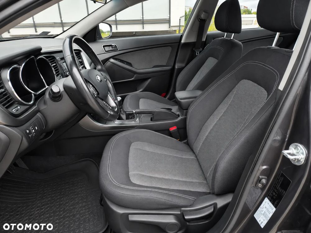 Kia Optima 2.0 L - 13