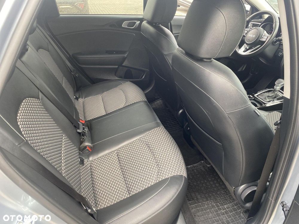 Kia Ceed - 13