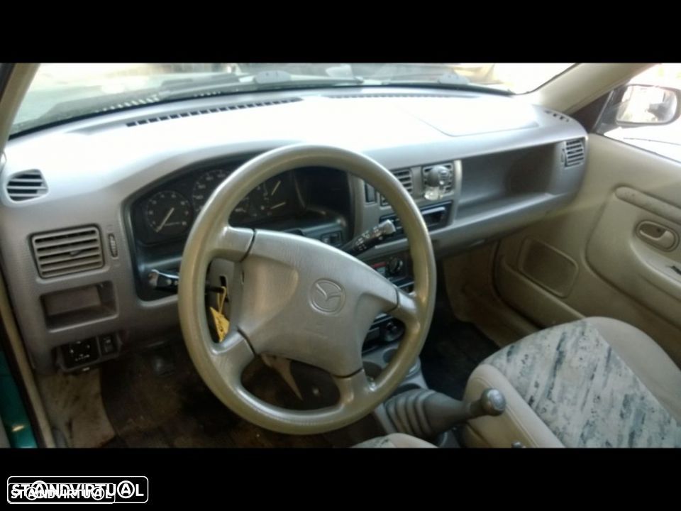 Mazda Demio para peças - 3