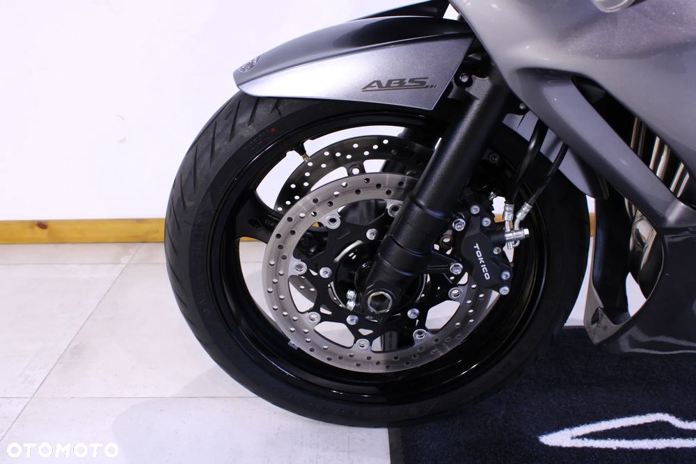 Suzuki GSX - 35