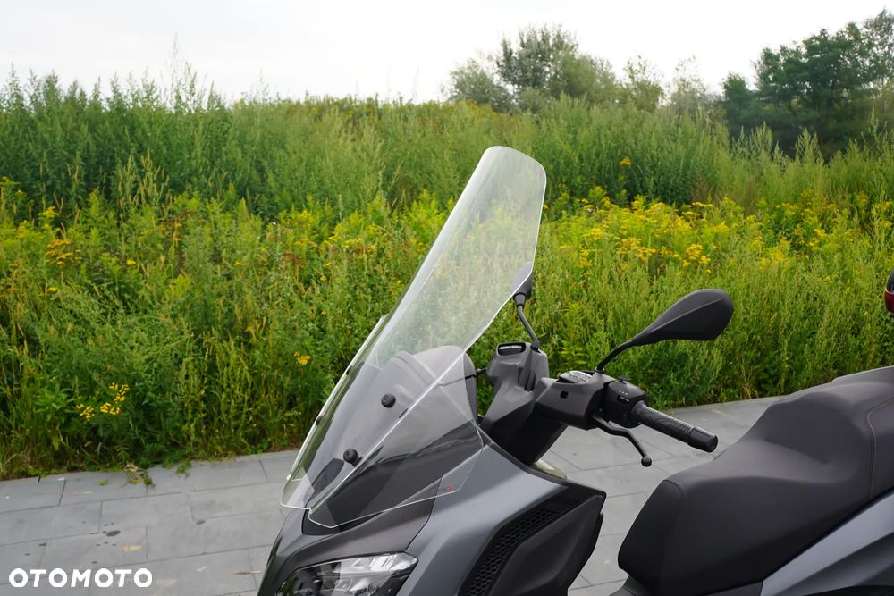 Piaggio MP-3 - 6