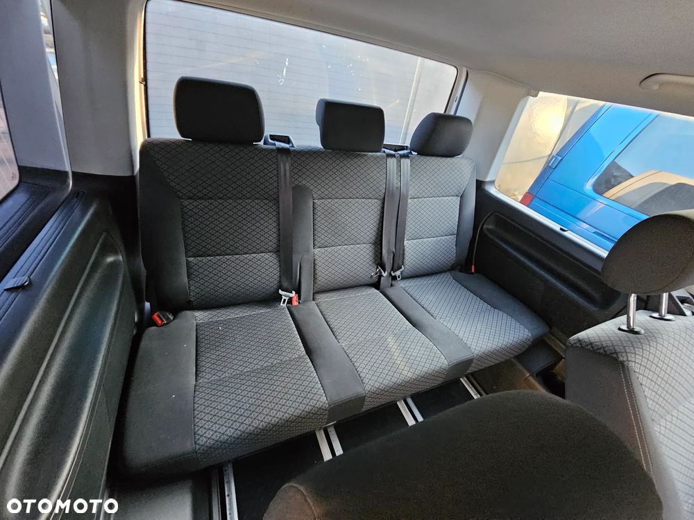 Volkswagen Multivan - 17