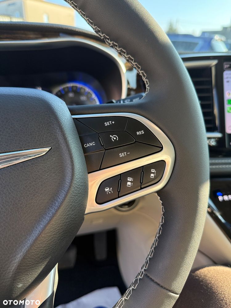 Chrysler Pacifica - 27