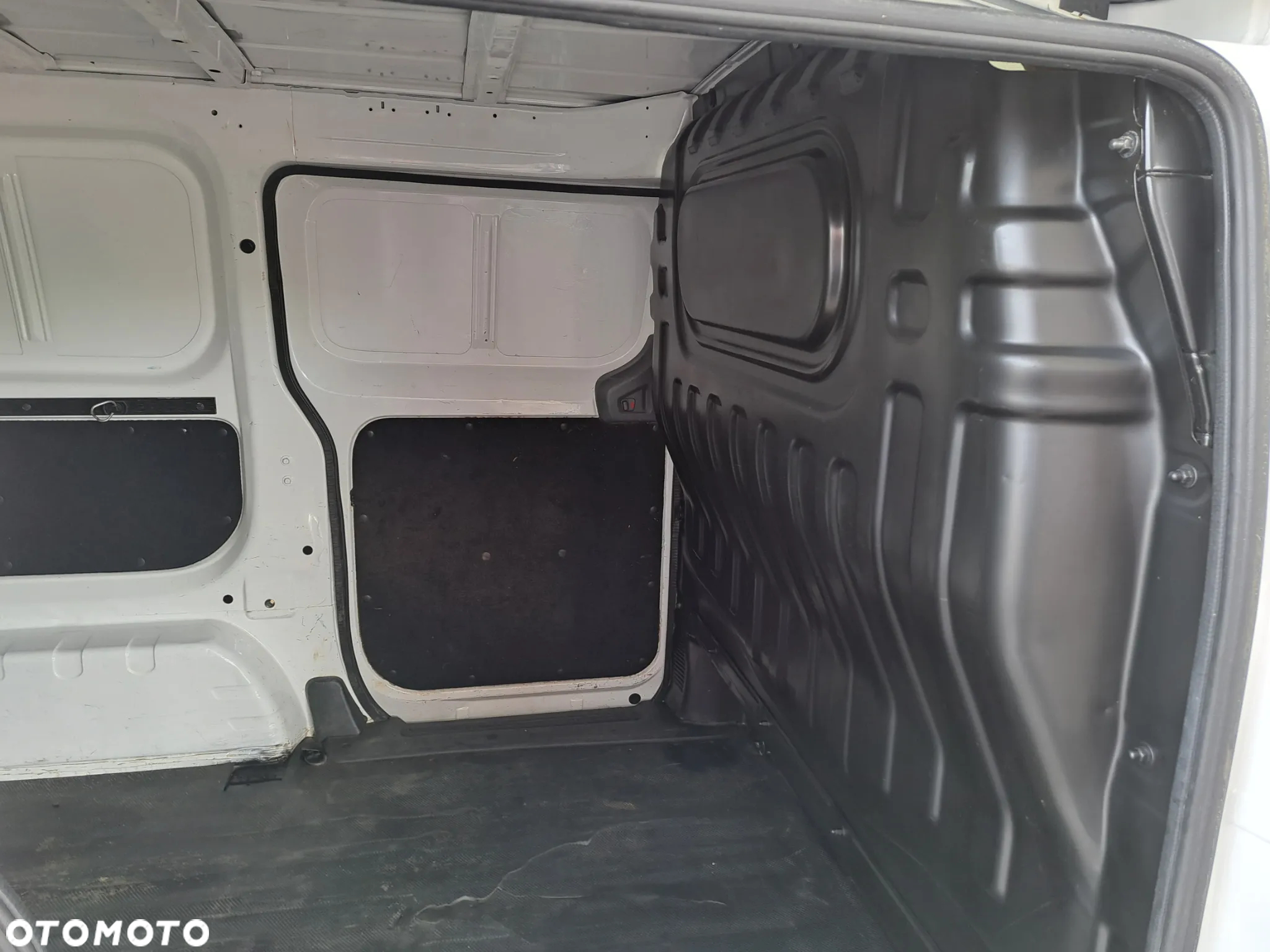 Nissan NV200 - 25