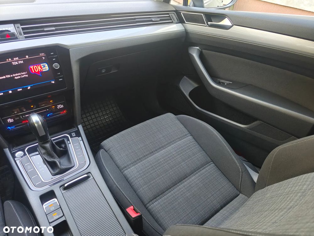 Volkswagen Passat 2.0 TDI SCR DSG Comfortline - 28