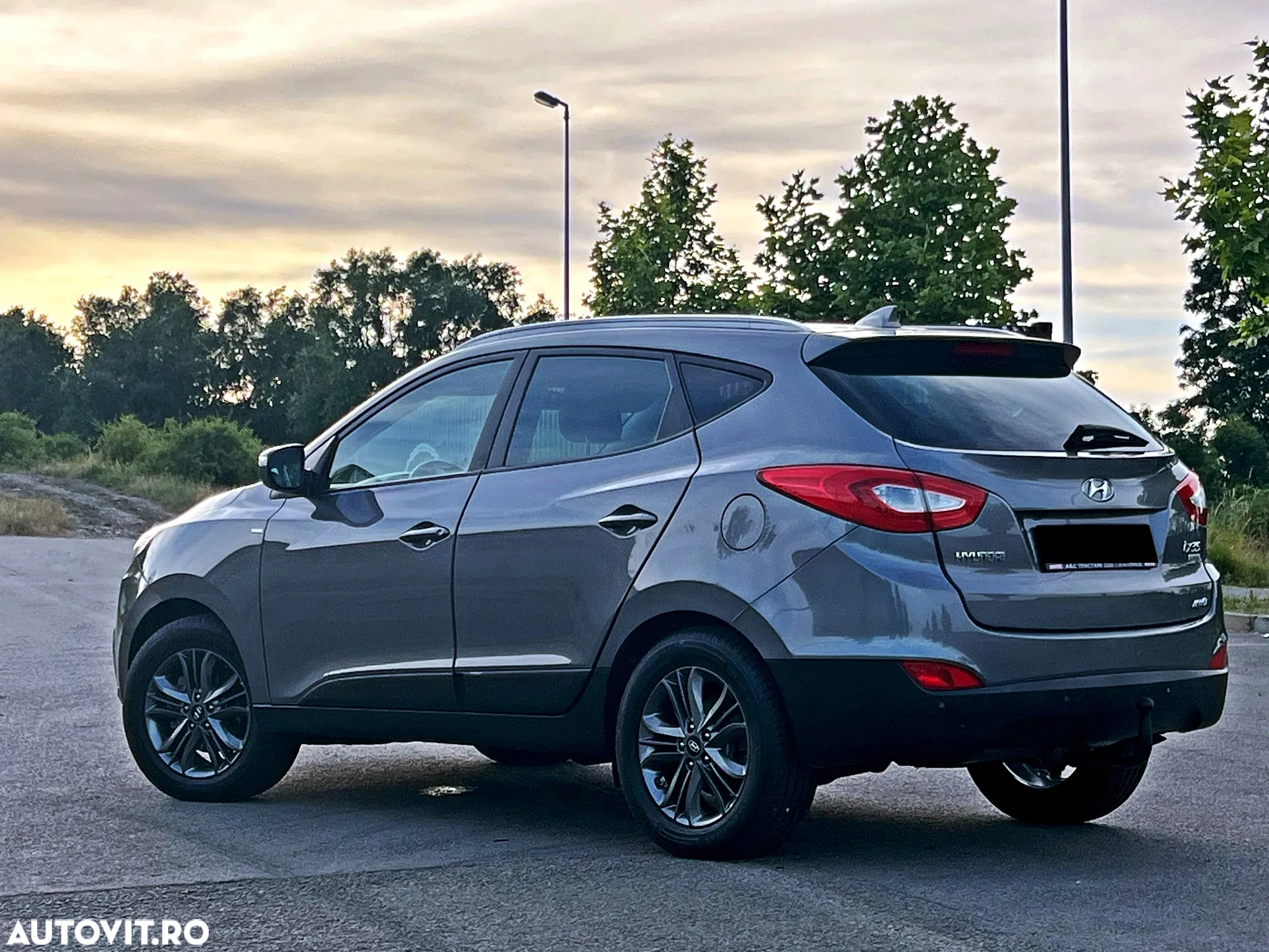 Hyundai ix35 2.0 CRDI 4WD Automatik Premium - 3