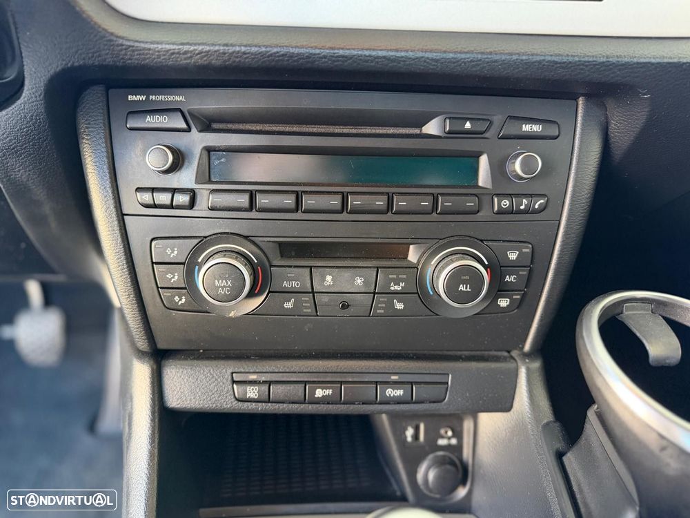 BMW X1 18 d sDrive - 12