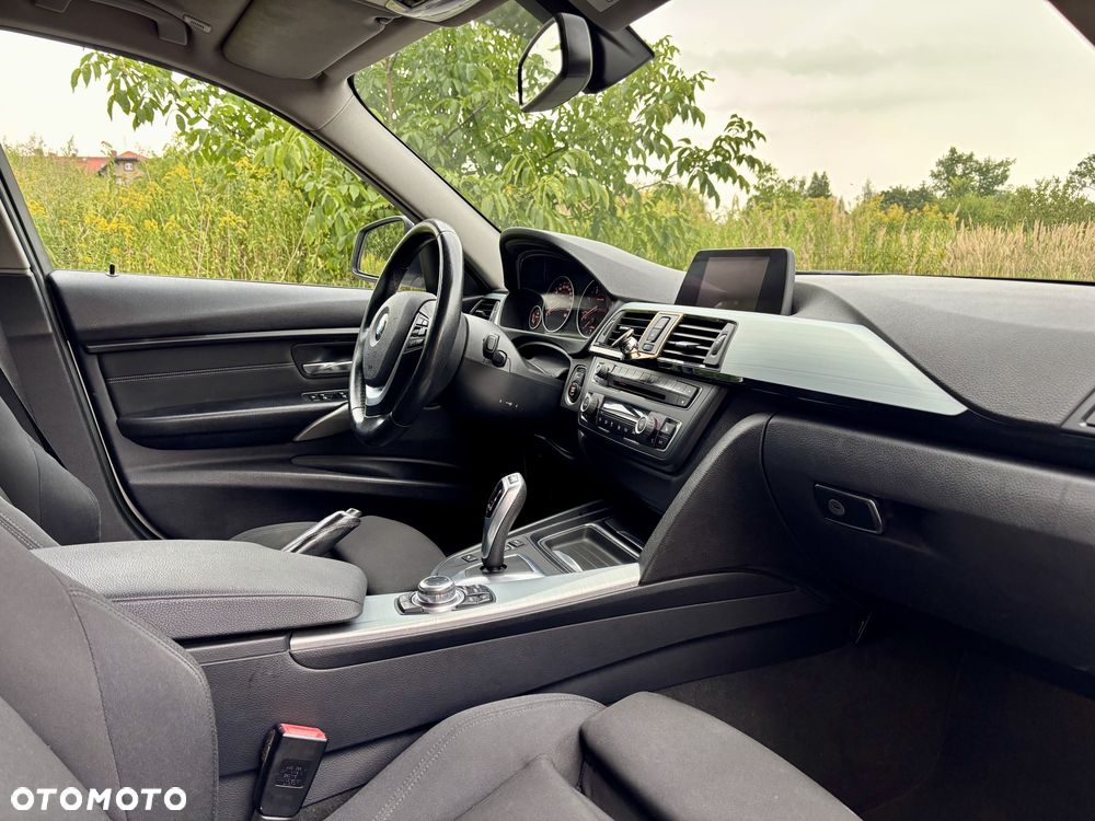 BMW Seria 3 318d Blue Performance Sport Line - 19
