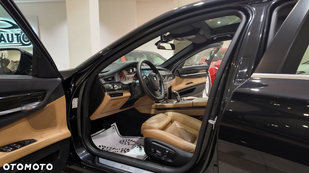 BMW Seria 7 730d xDrive - 23