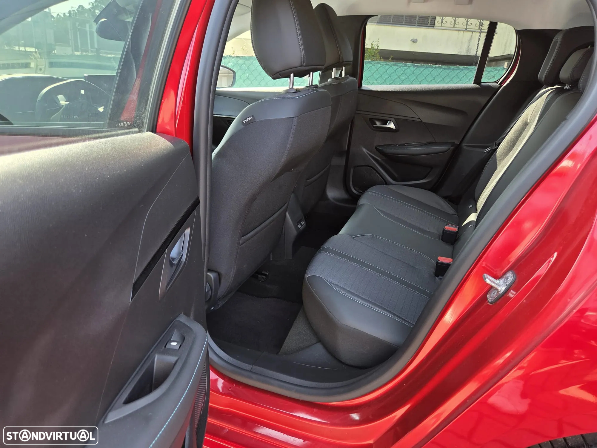 Peugeot 208 1.2 PureTech Allure - 16