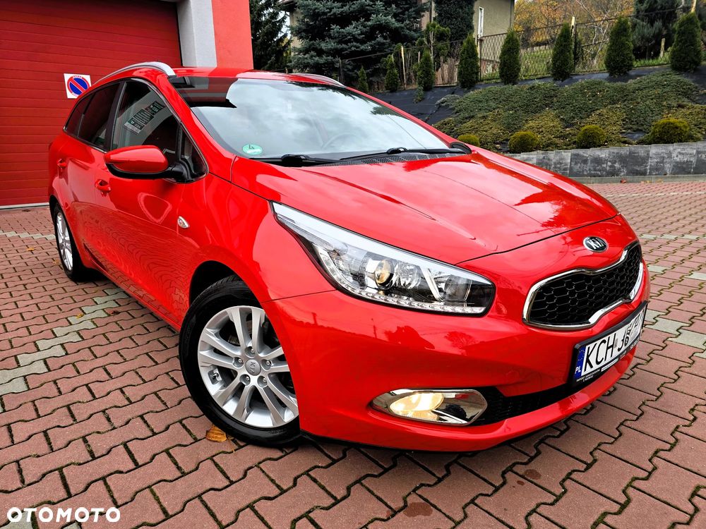 Kia Ceed 1.6 CRDi 128 Dream Team Edition - 10