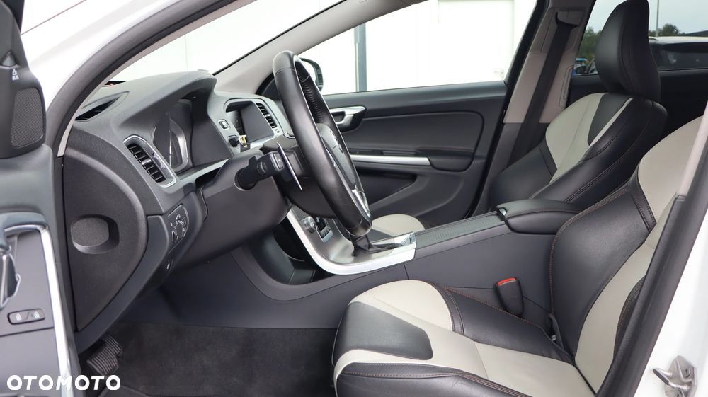 Volvo V60 T5 Drive-E Summum - 13