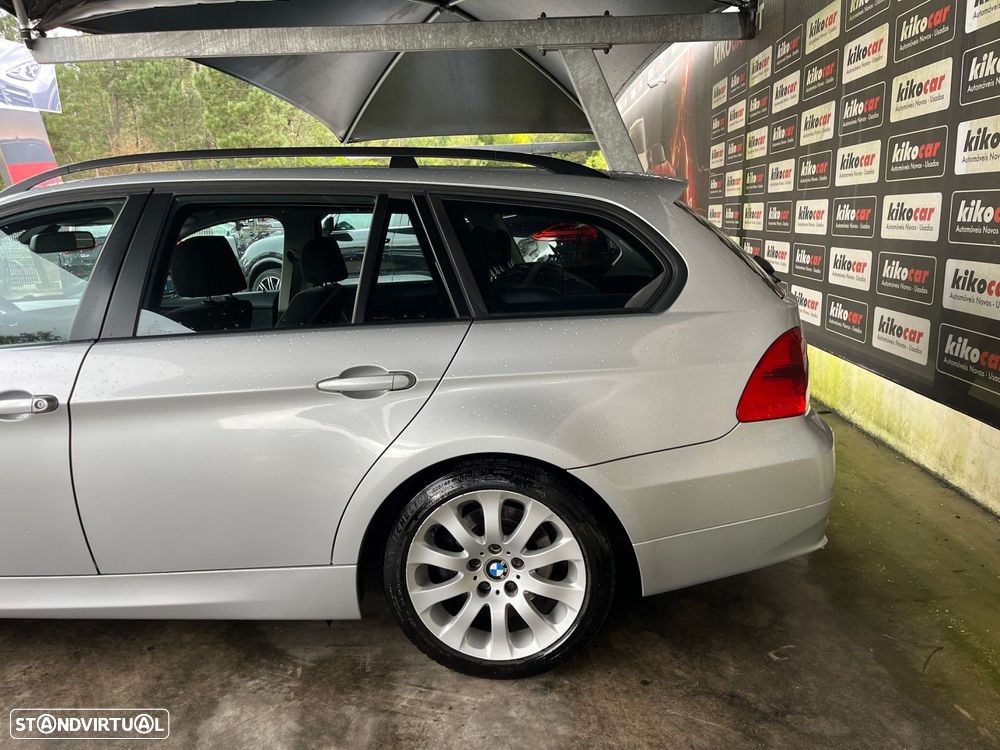 BMW 320 d EfficientDynamics - 11