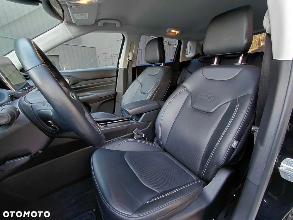Jeep Compass - 26