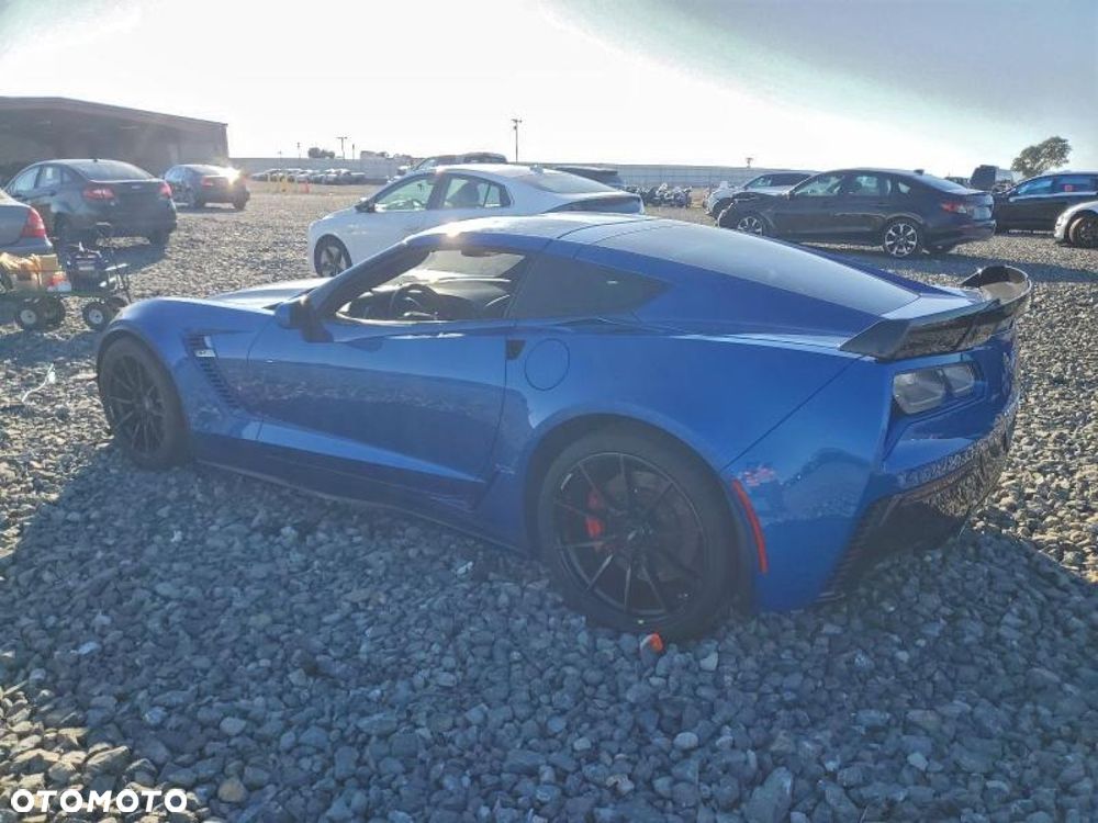 Chevrolet Corvette - 3