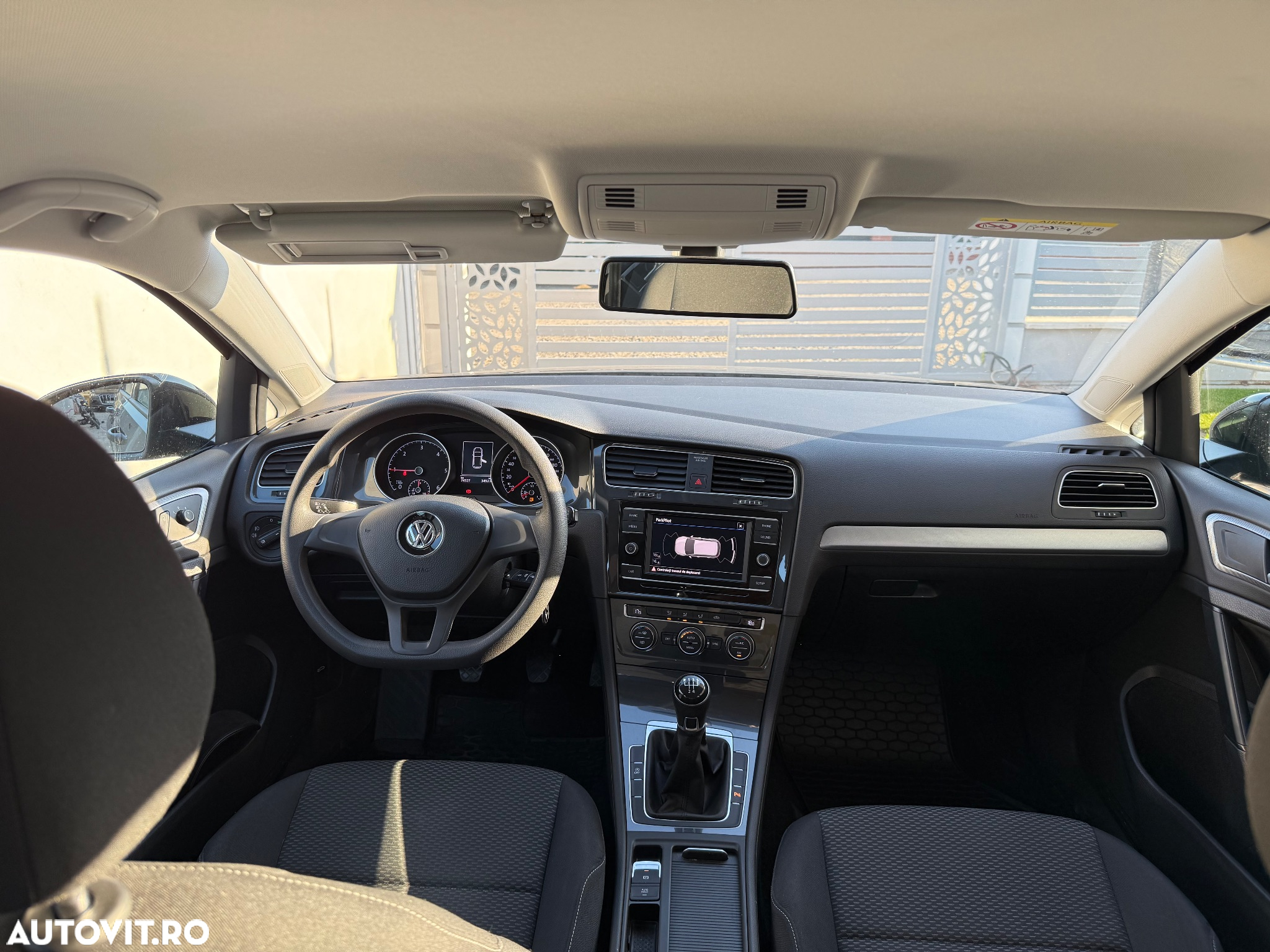 Volkswagen Golf 1.6 TDI Highline - 11
