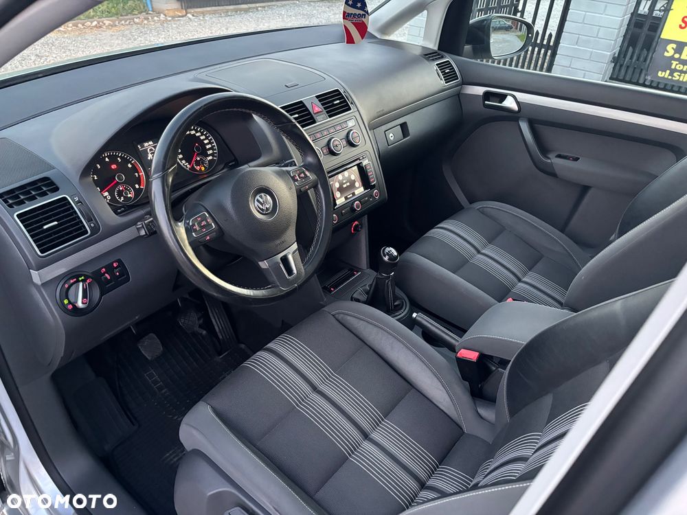 Volkswagen Touran - 6