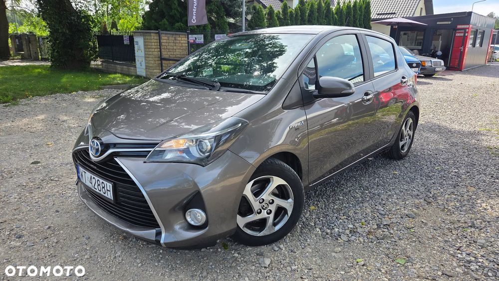Toyota Yaris Hybrid 100 Dynamic - 1