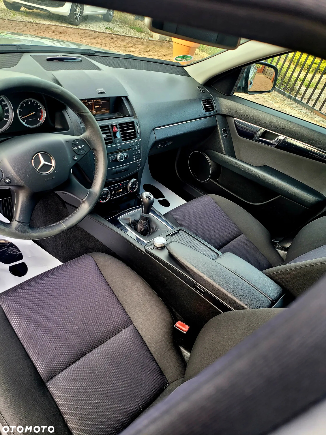 Mercedes-Benz Klasa C 200 CGI BlueEff Classic - 17