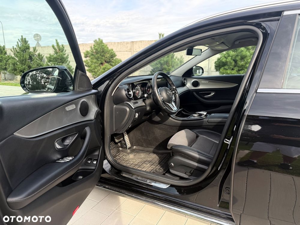 Mercedes-Benz Klasa E 220 d 9G-TRONIC - 16