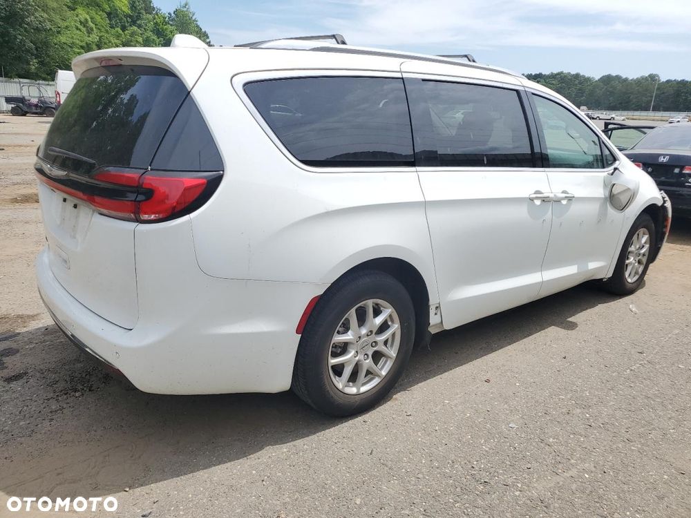 Chrysler Pacifica - 5