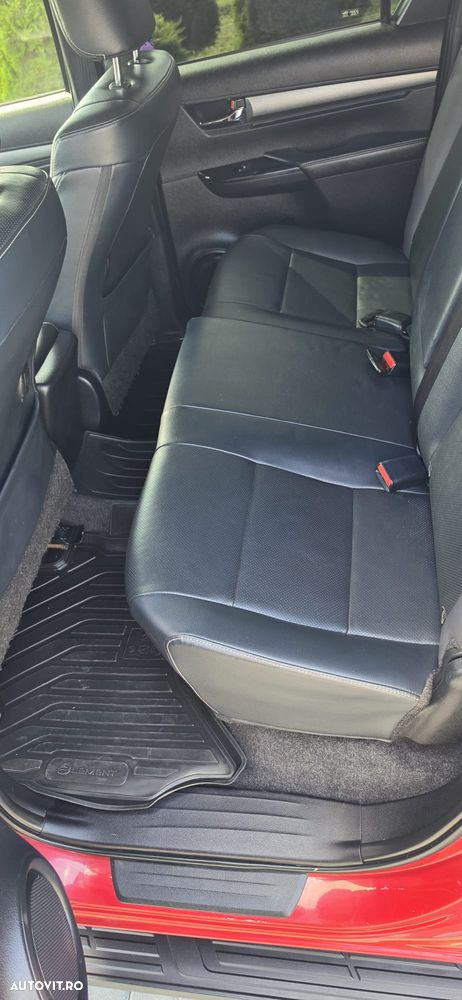 Toyota Hilux 2.8D 204CP 4x4 Double Cab AT Invincible - 3