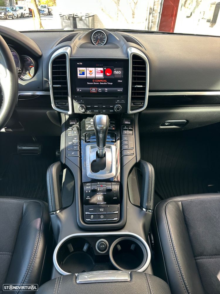 Porsche Cayenne Platinum Edition - 14