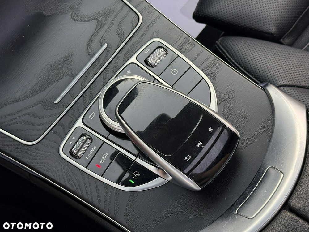Mercedes-Benz Klasa C 250 d 4Matic 9G-TRONIC AMG Line - 20