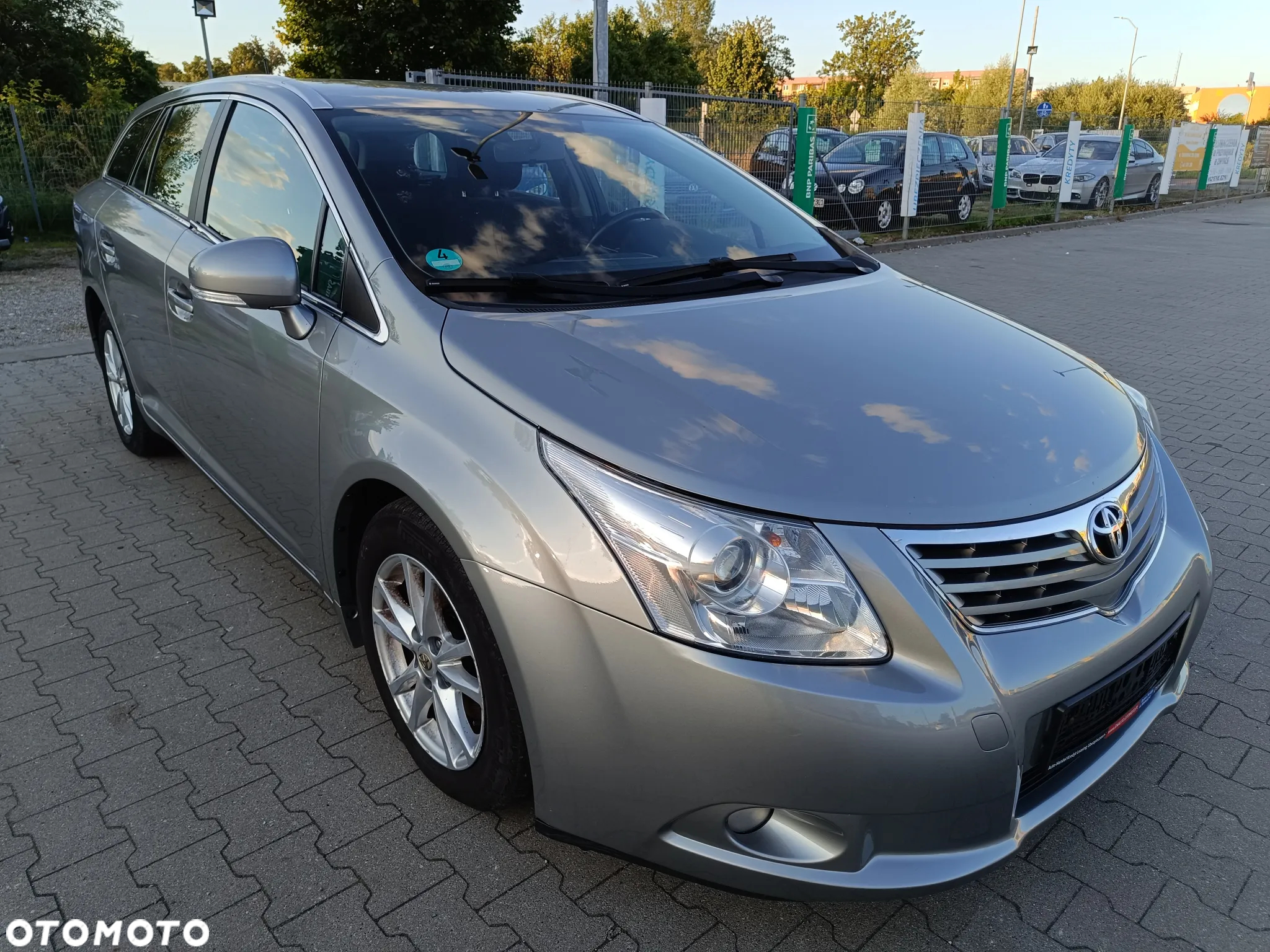 Toyota Avensis 2.0 D-4D Combi Executive - 23