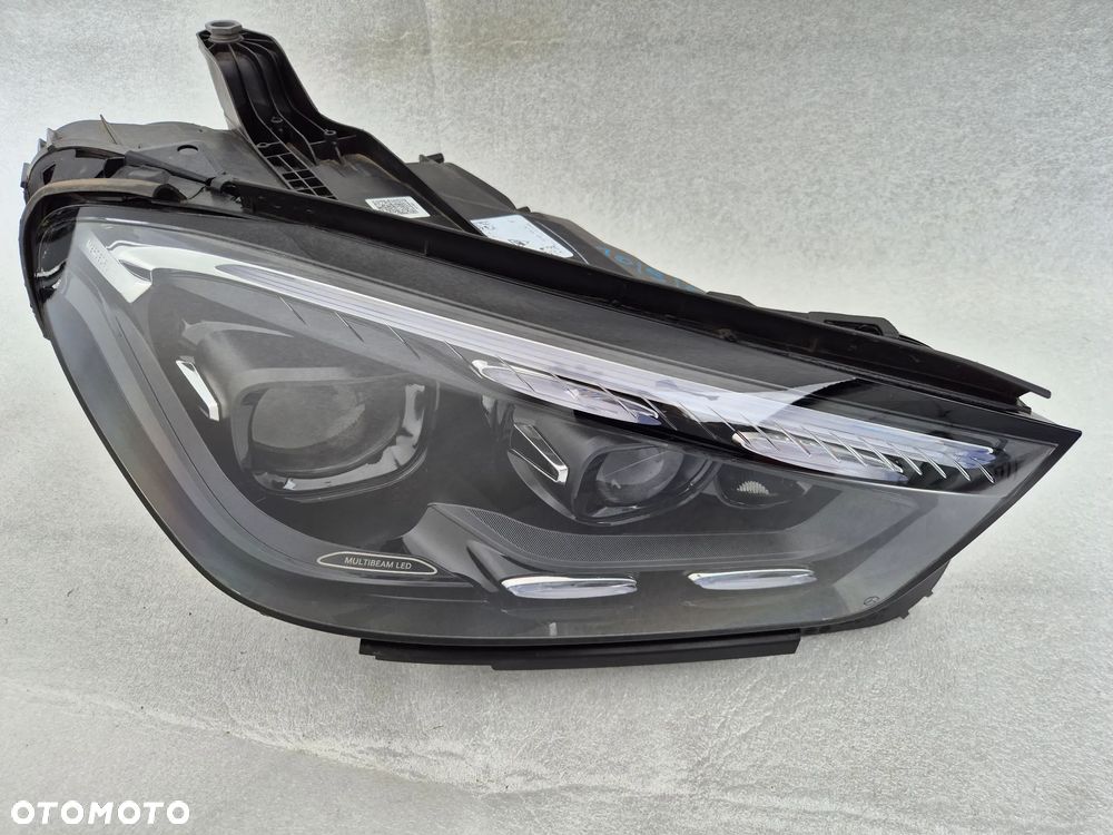 Lampa prawa Mercedes GLE W167 A1679068409 - 2