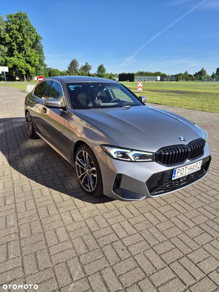 BMW Seria 3 330i xDrive M Sport - 1