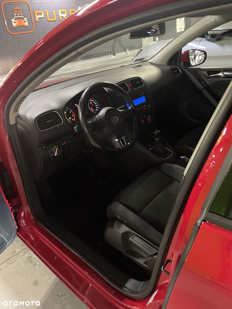 Volkswagen Golf - 6