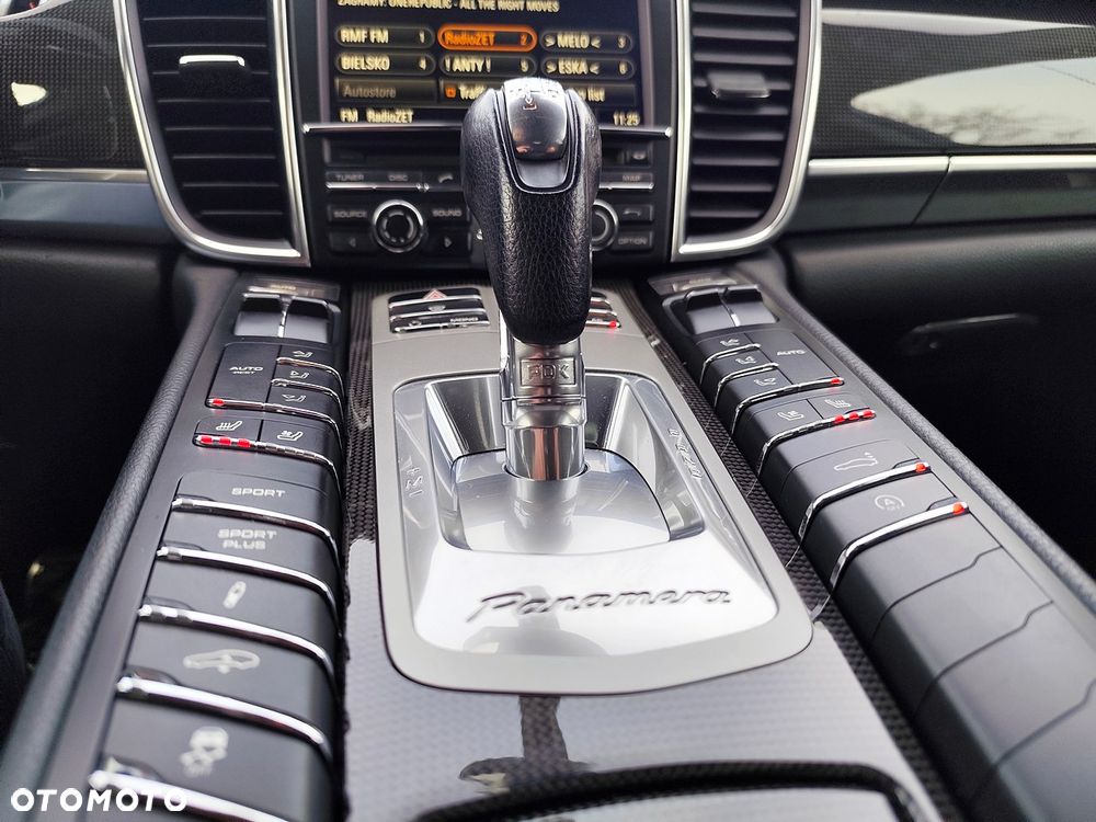 Porsche Panamera 4S PDK - 34