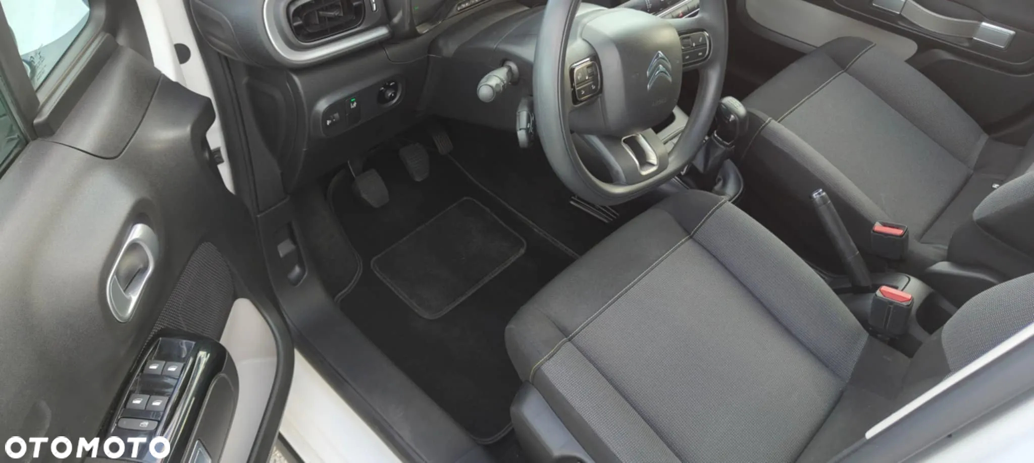 Citroën C3 Pure Tech 82 SHINE - 19