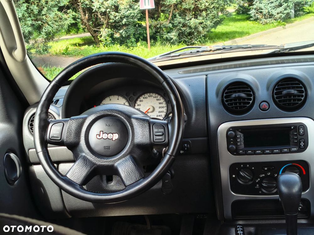 Jeep Cherokee - 31